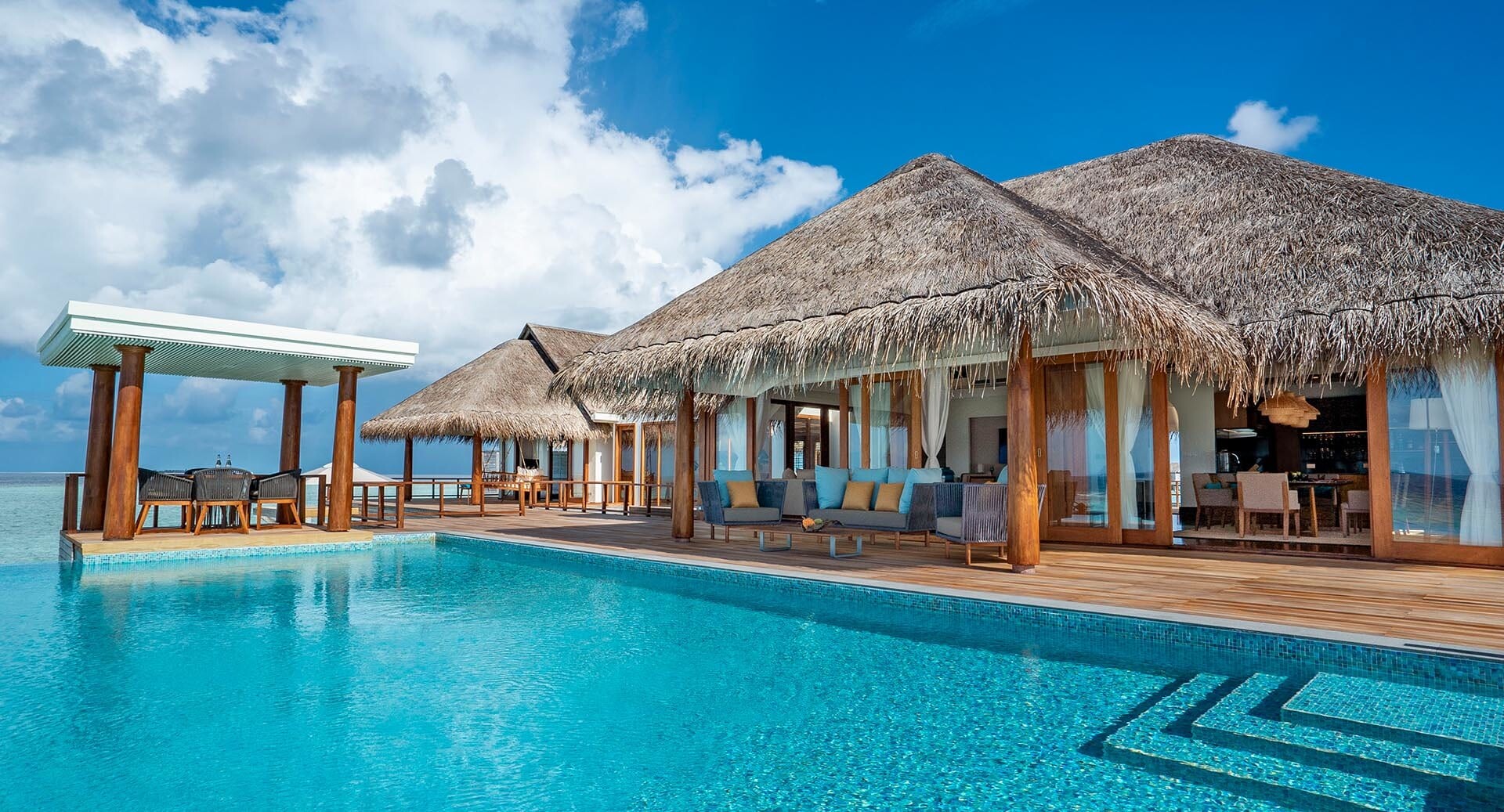 Villa Host Spanish/ Portuguese Speaking (h/f)