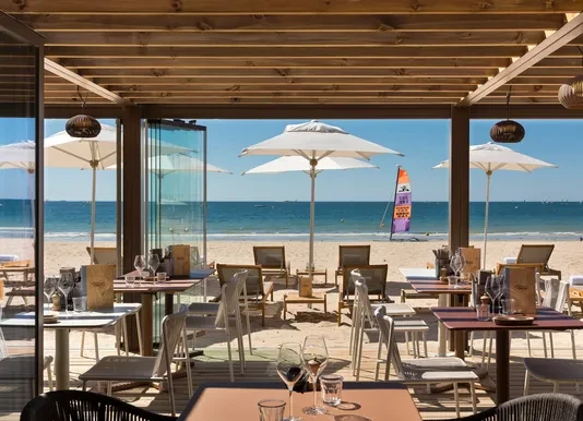 Serveur(se)/Barman(aid)